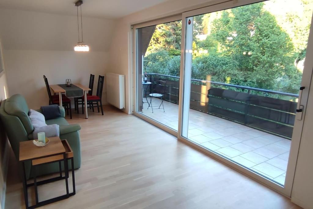 Am Waldrand Mit Großem Balkon * Lubbecke