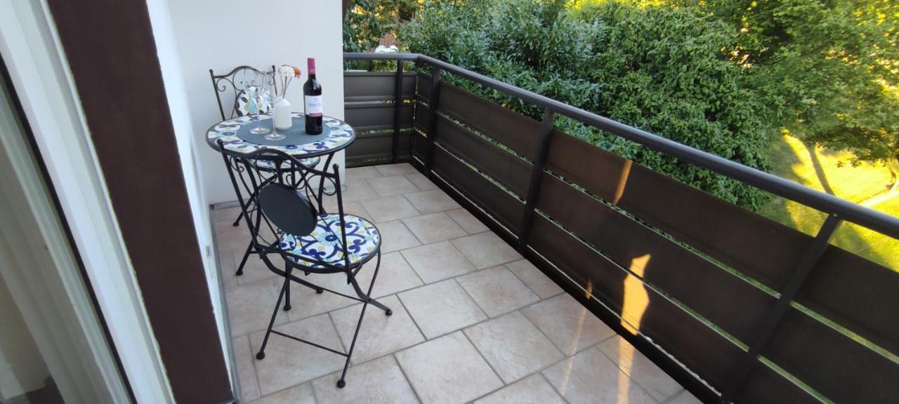 Apartment Am Waldrand Mit Großem Balkon
